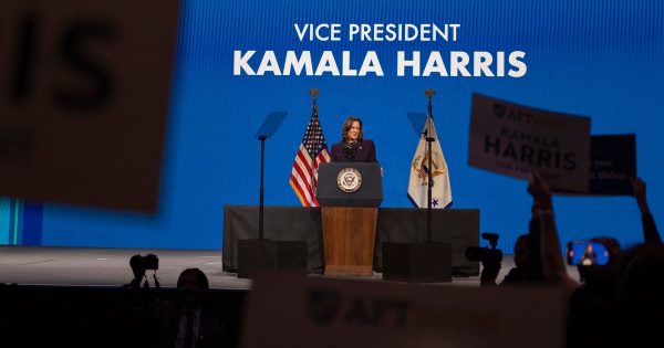 Texas teachers stand behind Kamala Harris after years of feeling targ…