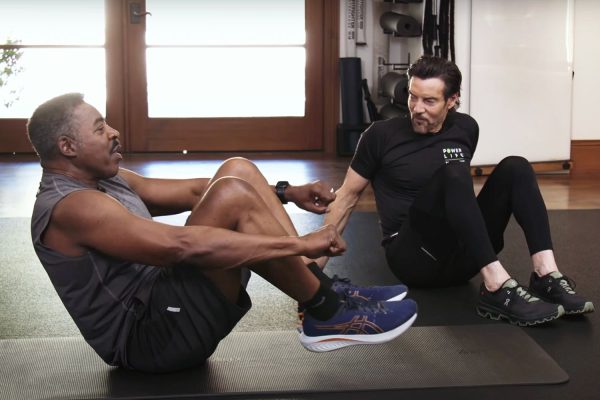 Watch Ernie Hudson, 78, Power Through Intense Workout of Planks, Bicycle Crunches and More