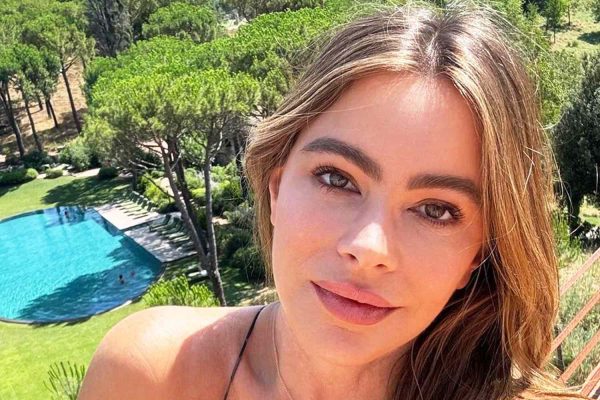 Sofía Vergara Posts Fresh-Faced Vacation Photos: See Her Pared Down Look