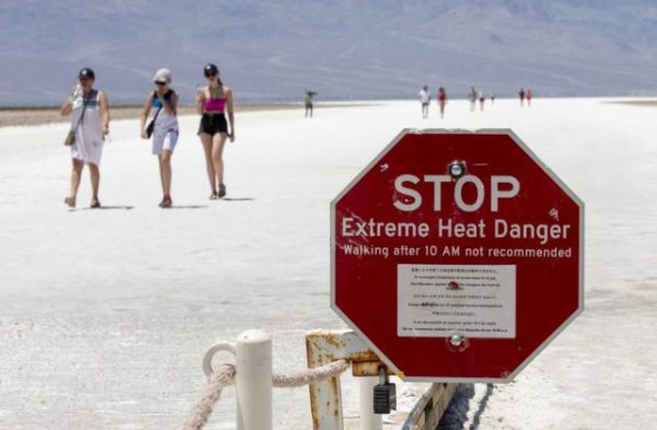 Tourist flock to Death Valley despite deadly heat wave