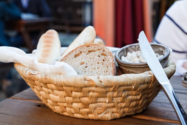 TikToker Says Restaurants Give Free Bread to Spike Glucose and Encourage More Ordering