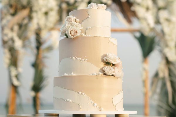 Professional Baker Says Bride Ordered $900 Ornate Three-Tier Wedding Cake, Then Demanded to Pay Only $50