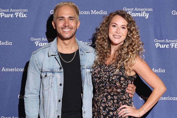 Alexa PenaVega and Carlos PenaVega: All About the Actors’ Marriage