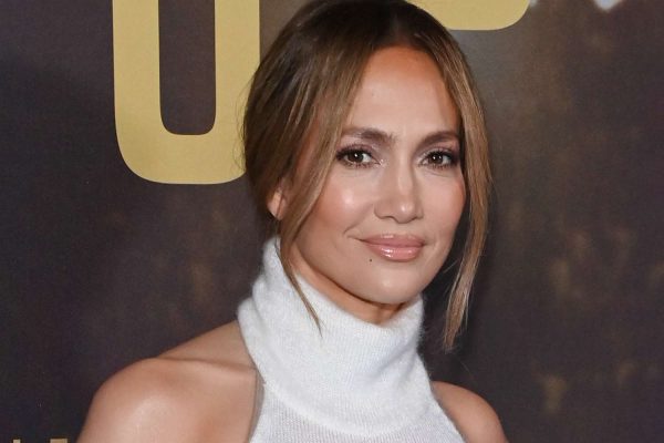 Jennifer Lopez Cancels Upcoming Media Appearances to ‘Focus’ on L.A. Fire Relief: ‘Difficult Time’ (Source)